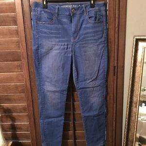 These are a blue pair of skinny jeans.